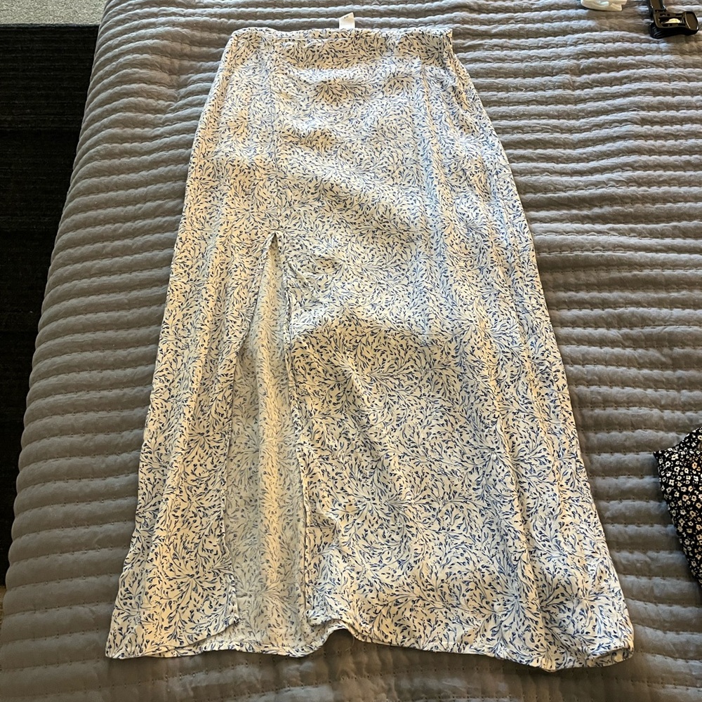 H&M Blue and White Floral Midi Skirt
